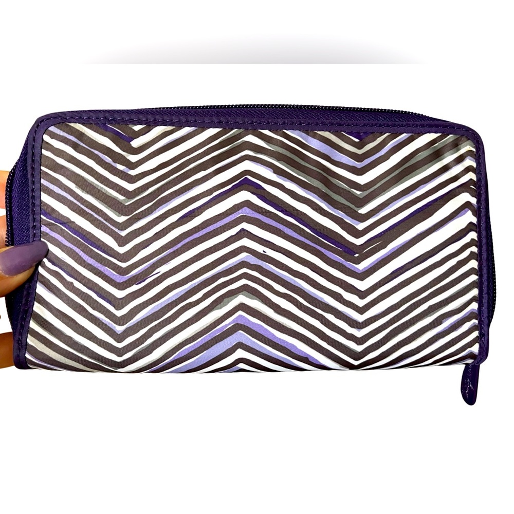 SAVE YOUR WAY COUPON CLUTCH- Zig Zag Zoom